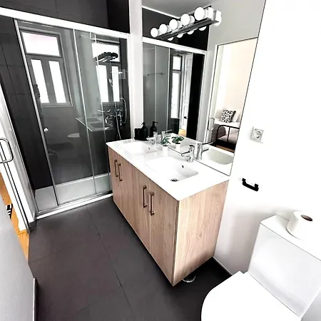 The Cordeiro House - No 76 - 2e - & *